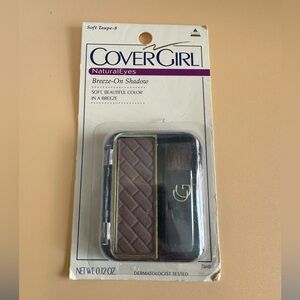 🩷5/$10 COVERGIRL NaturalEyes Breeze-On Shadow in Soft Taupe